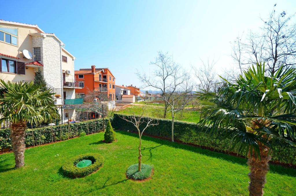 Apartments Milan Ровинь Экстерьер фото