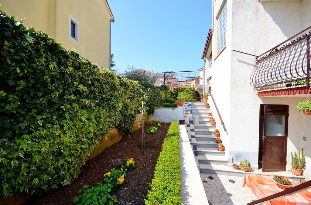 Apartments Milan Ровинь Экстерьер фото